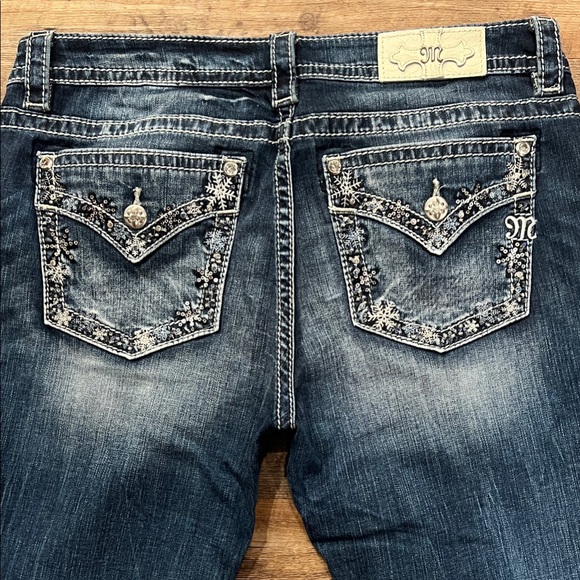 Miss Me Denim - Miss Me Hailey Skinny Jeans size 31 Rhinestone Snowflakes